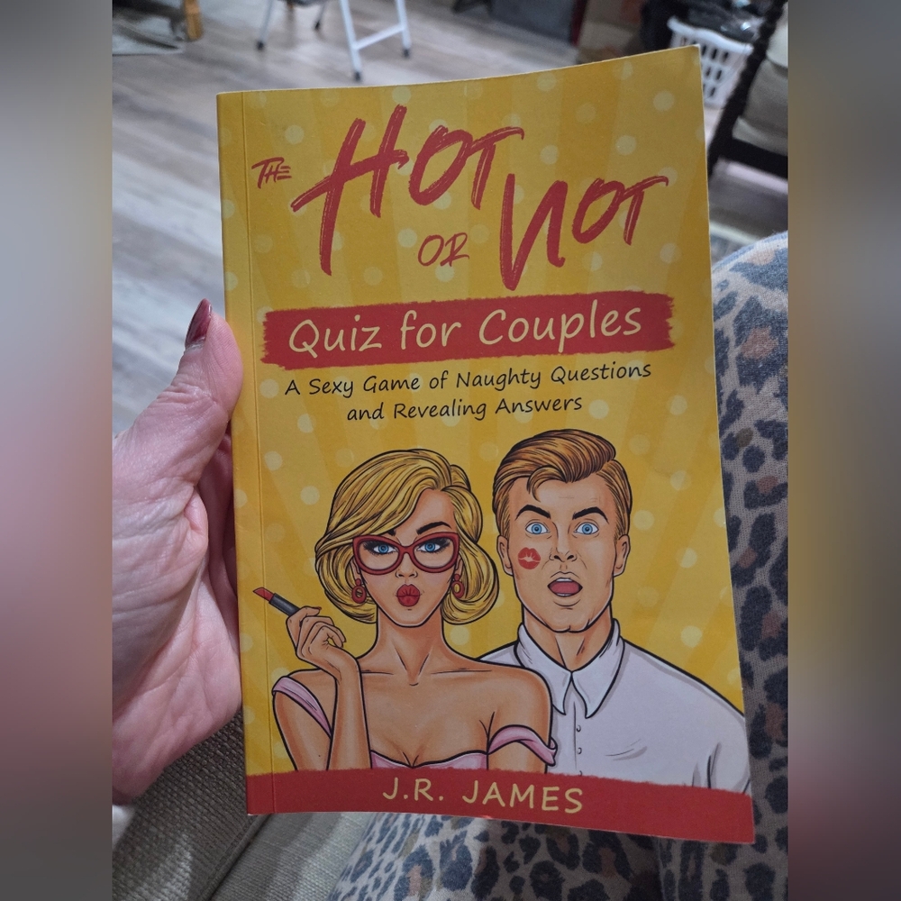 Hot or Not Quiz for Couples Book
